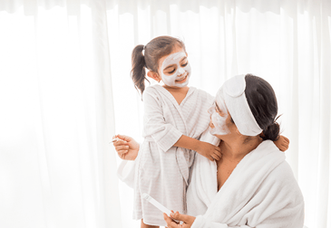 Guía definitiva: cuidado de la piel para mamás según la edad